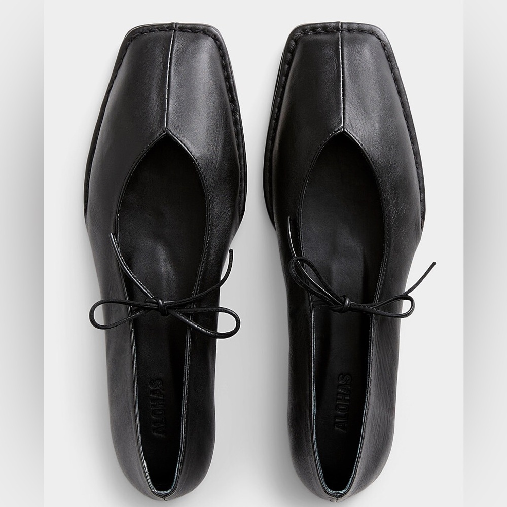 ALOHAS Black Square-Toe Leather Flats with Bow